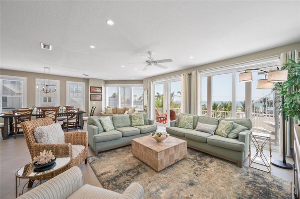 Dining room, Interior, Living room, Pendant Lights, Recessed Lighting