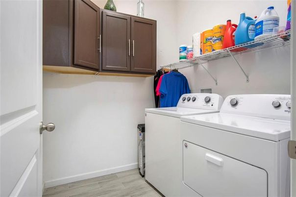 Interior, Washer, Wood Texture Flooring