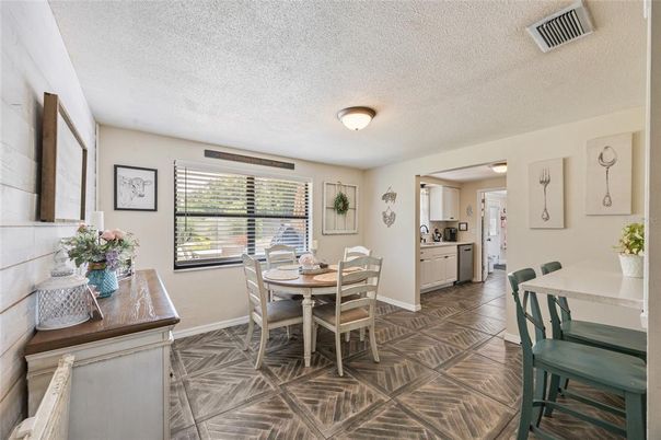 Dining room, Interior