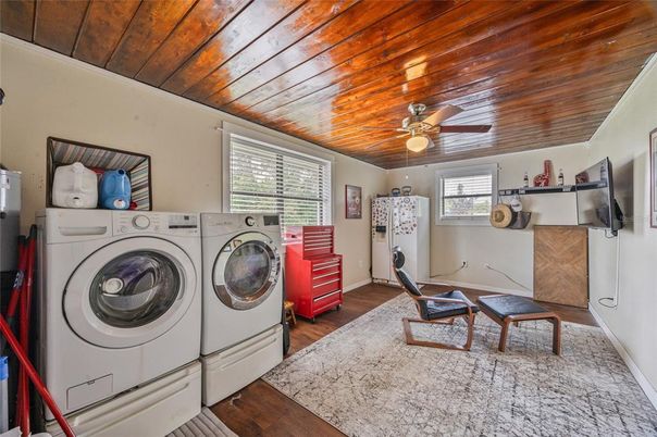 Interior, Washer, Wooden Ceilings, Wood Texture Flooring