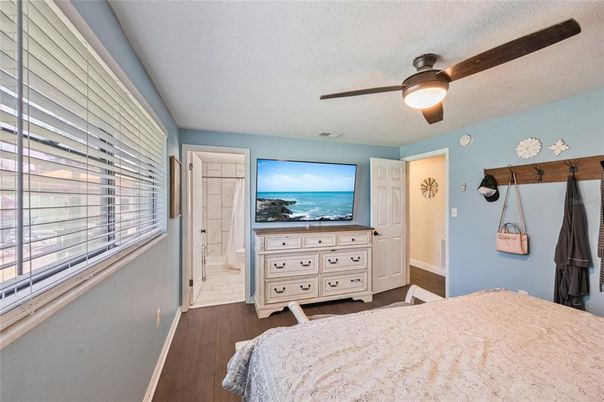 Bedroom, Interior, Water, Wood Texture Flooring