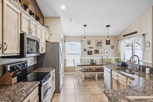 Dining room, Interior, Kitchen, Pendant Lights, Recessed Lighting