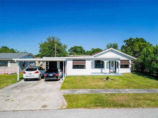 Backyard, Exterior, Facade, Ranch