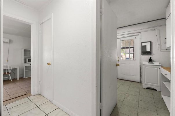 Interior, Washer