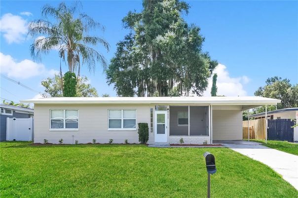 Backyard, Exterior, Facade, Ranch