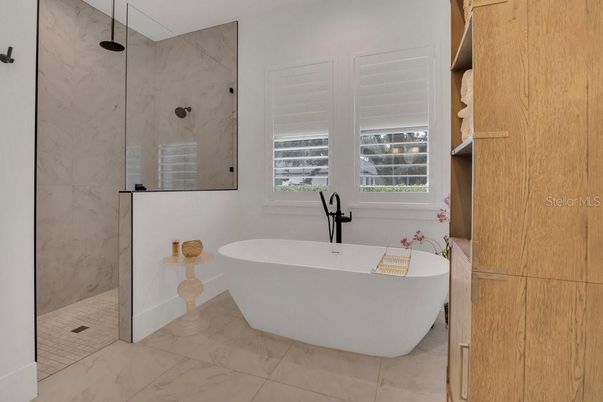 Bathroom, Free Standing Baths, Interior, Marble, Marble Walls
