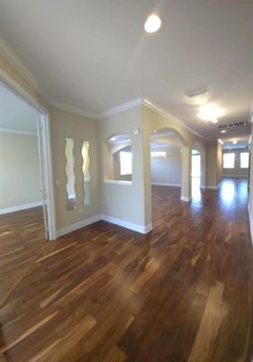 Empty room, Interior, Recessed Lighting, Wood Texture Flooring
