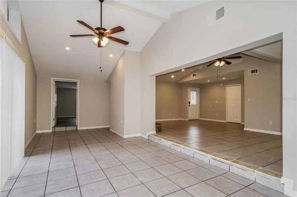 Empty room, Interior, Recessed Lighting