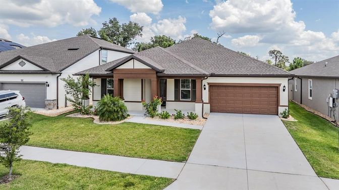 Attached, Exterior, Facade, Ranch