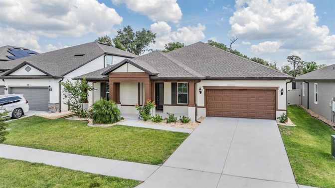 Attached, Exterior, Facade, Ranch