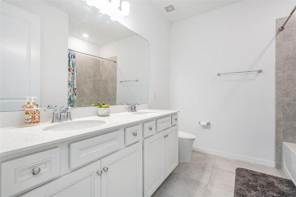 Bathroom, Dual Sink Vanities, Interior, Recessed Lighting