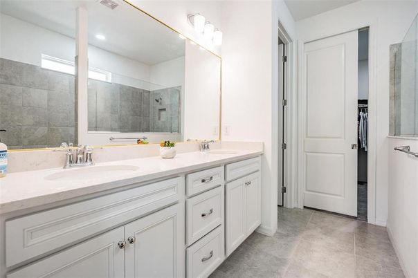 Bathroom, Dual Sink Vanities, Interior, Recessed Lighting