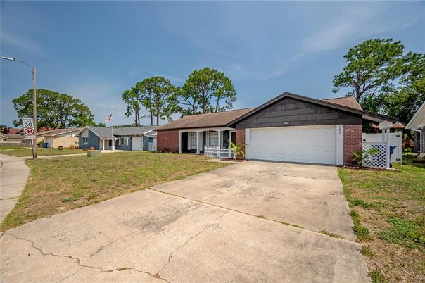 Attached, Exterior, Facade, Brick Facade, Ranch