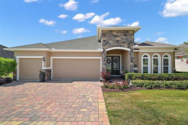 Attached, Exterior, Facade, Mediterranean