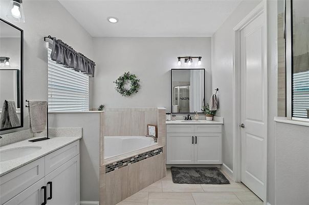 Bathroom, Dual Sink Vanities, Interior, Recessed Lighting