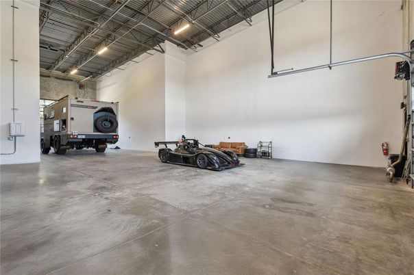 Garage, Interior