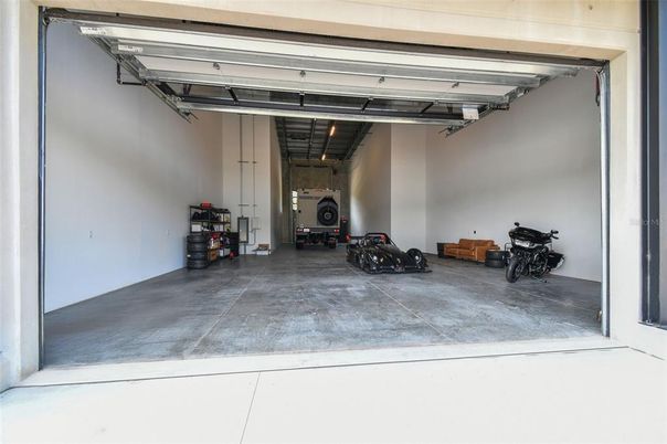 Garage, Interior