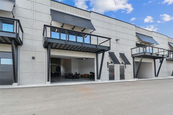 Exterior, Facade, None
