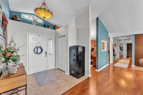 Interior, Pendant Lights, Wood Texture Flooring