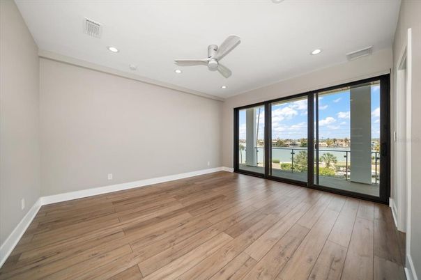 Empty room, Interior, Recessed Lighting, Water, Wood Texture Flooring