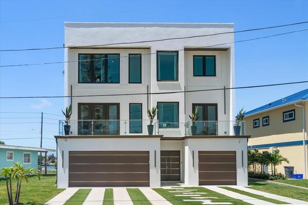 Attached, Exterior, Facade, Rowhouse