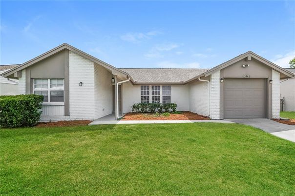 Attached, Exterior, Facade, Ranch