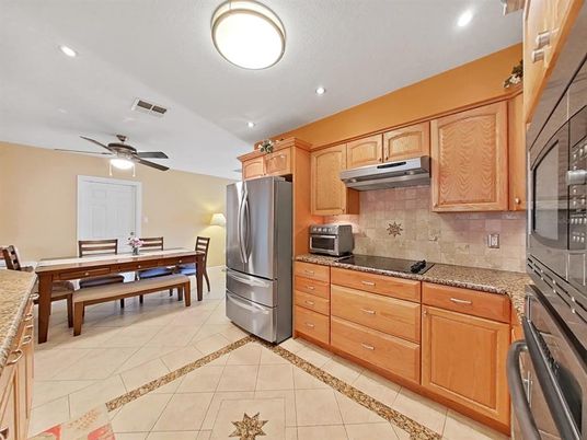 Dining room, Interior, Kitchen, Recessed Lighting