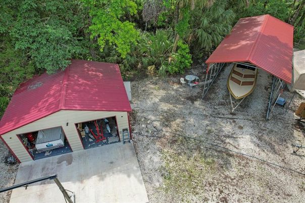 Exterior, Drone