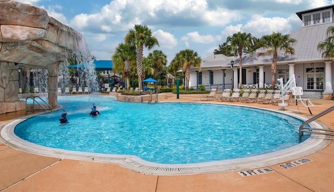 Exterior, Pool