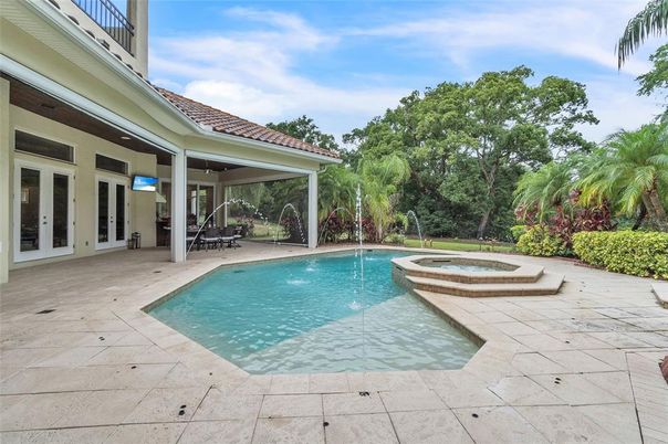 Exterior, Pool