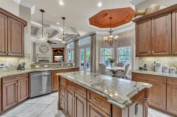 Chandelier, Dining room, Interior, Kitchen, Pendant Lights, Recessed Lighting, Stainless Steel Appliances