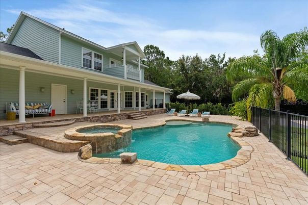 Exterior, Pool