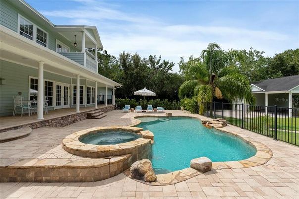 Exterior, Pool