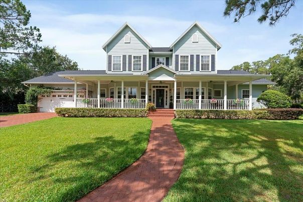 Attached, Exterior, Facade, Farmhouse