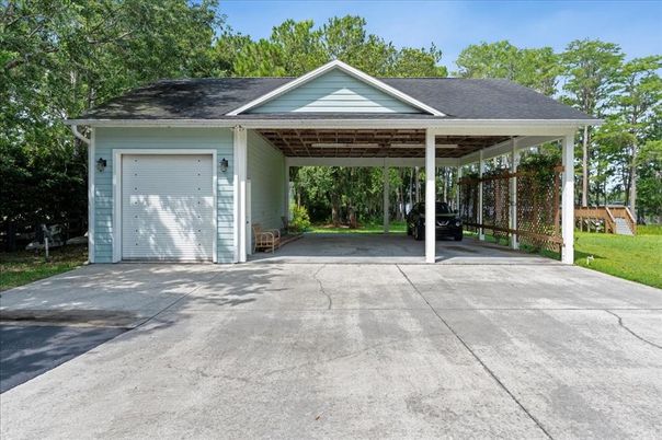 Detached Garage, Exterior