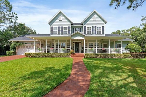 Attached, Exterior, Facade, Farmhouse