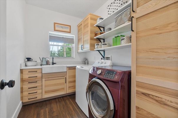 Interior, Washer, Wood Texture Flooring