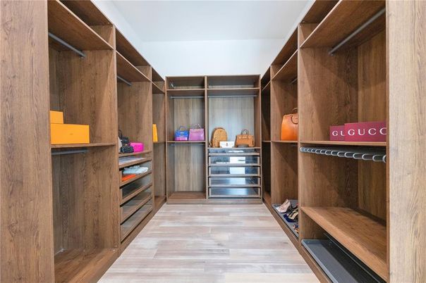 Interior, Walk-in Closets, Wood Texture Flooring