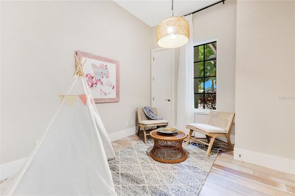 Interior, Pendant Lights, Wood Texture Flooring