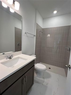 Bathroom, Interior, Marble, Recessed Lighting