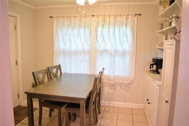 Dining room, Interior