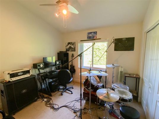 Home Office, Interior