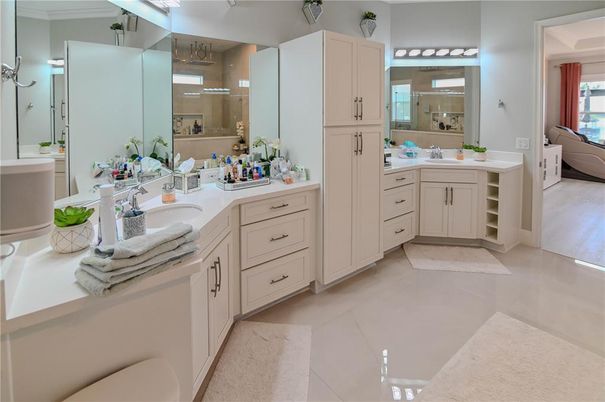 Bathroom, Dual Sink Vanities, Interior