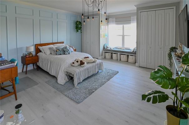 Bedroom, Interior, Pendant Lights, Wood Texture Flooring