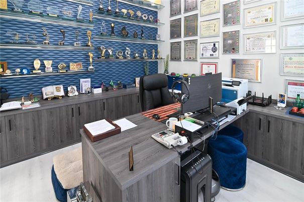 Home Office, Interior