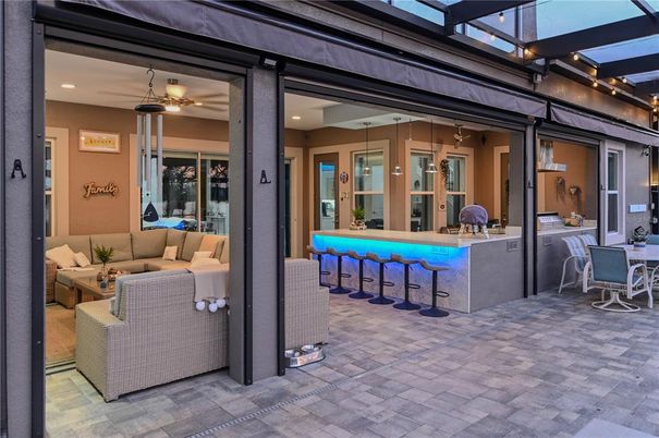 Exterior, Glass Ceilings