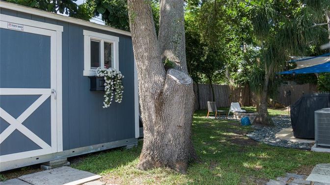 Backyard, Exterior