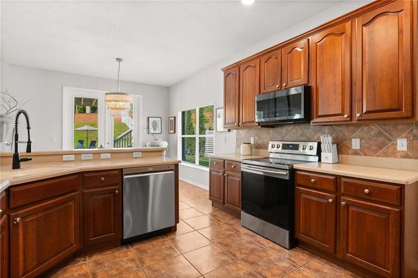 Chandelier, Interior, Kitchen, Recessed Lighting, Stainless Steel Appliances