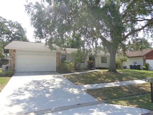 Attached, Exterior, Facade, Ranch