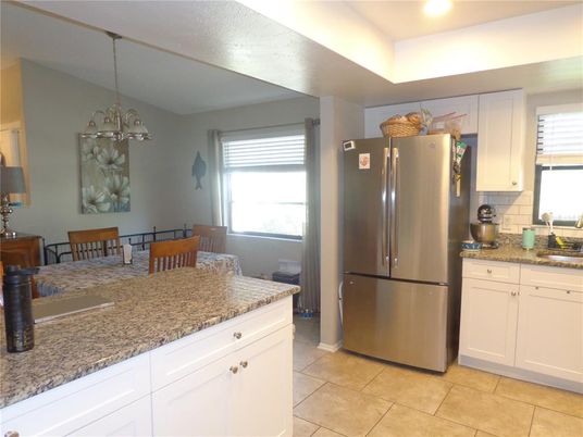 Dining room, Interior, Kitchen, Pendant Lights, Recessed Lighting